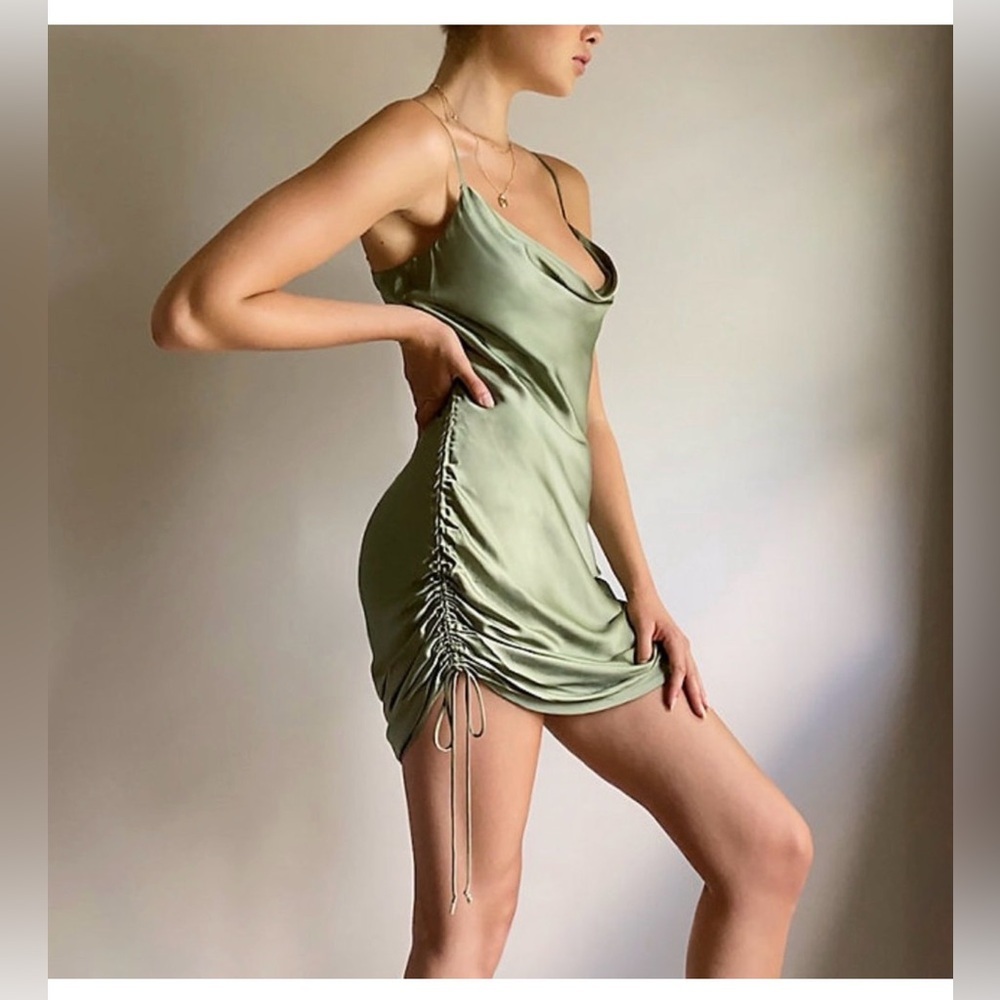 Aritzia Wilfred Silky‎ Satin Ruched Slip Dress Green , size Small